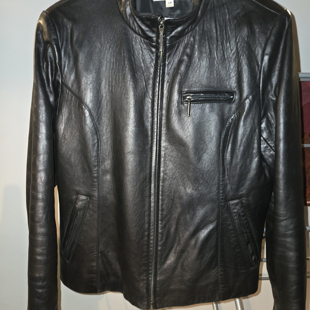 Men's Classic Black Leather Bomber Jacket